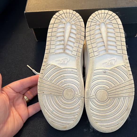 Jordan 1 MID - Picture 4 of 7